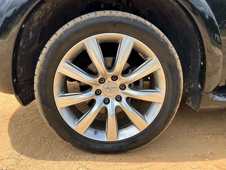 2012-infiniti-qx56-image-5