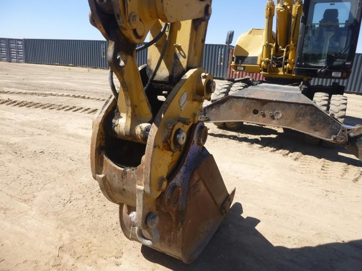 2005-caterpillar-m318c-image-26