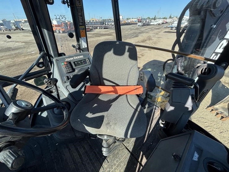 2020-john-deere-2020-image-37