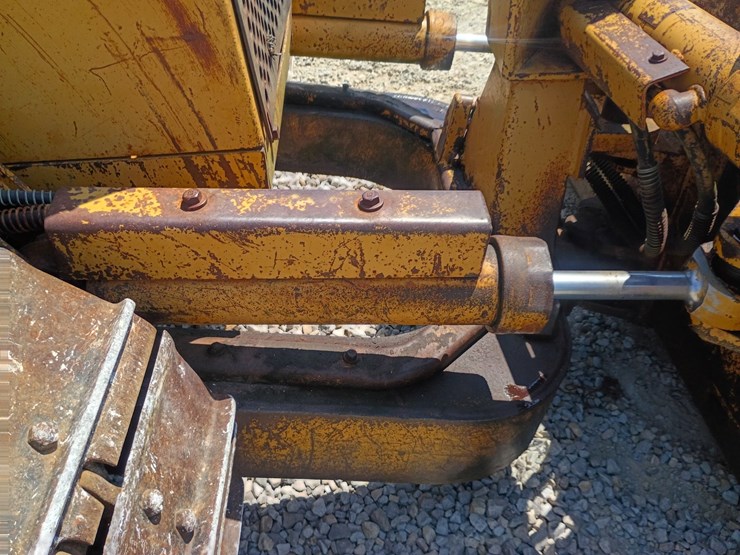 caterpillar-d4c-image-52