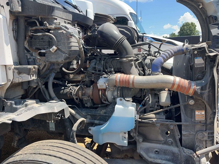 2022-kenworth-t680-image-39
