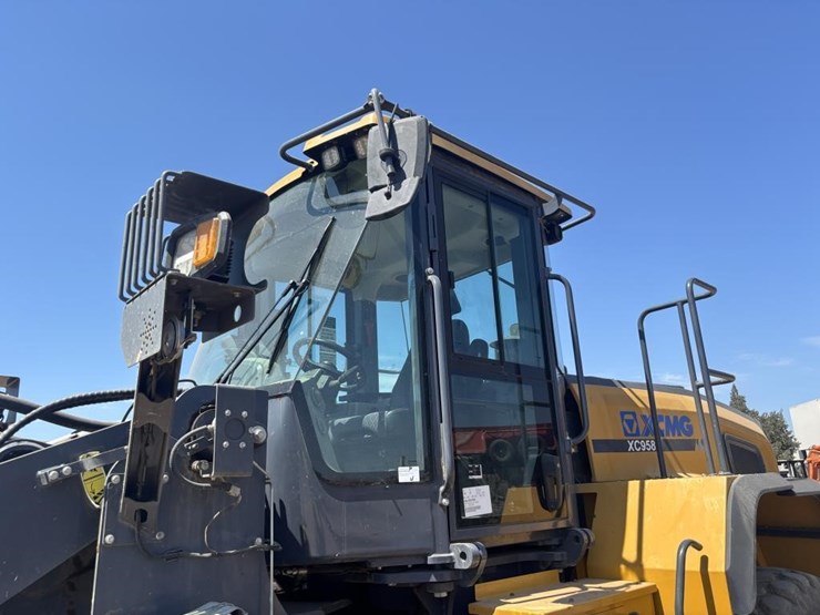 2022-xcmg-xc958u-image-37