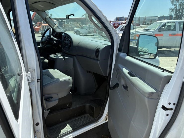 2005-ford-e350-sd-image-22