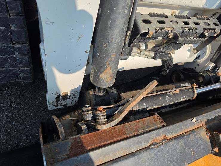 2023-bobcat-t770-image-53