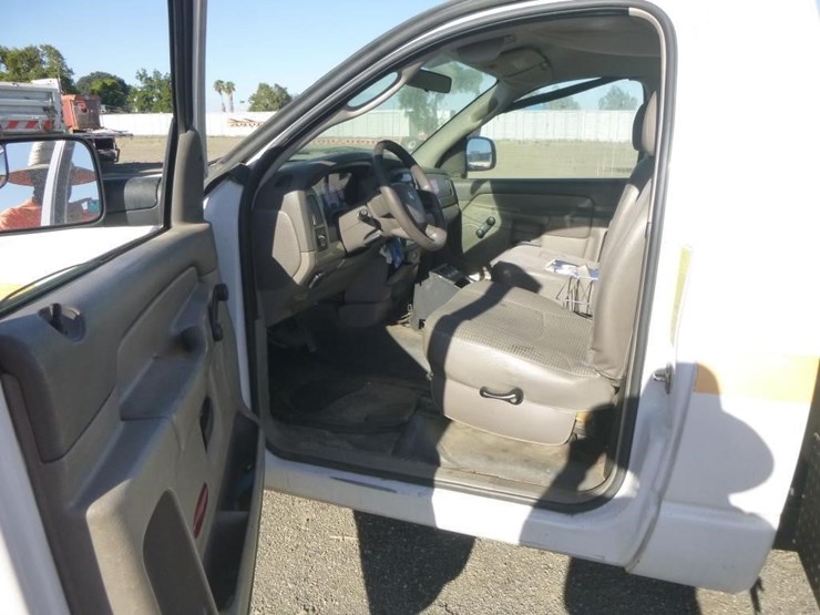 2005-dodge-ram-2500-image-8