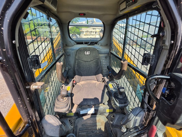 2016-caterpillar-289d-image-21
