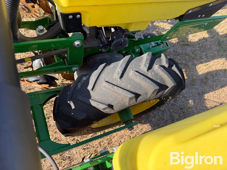 john-deere-1725-image-17