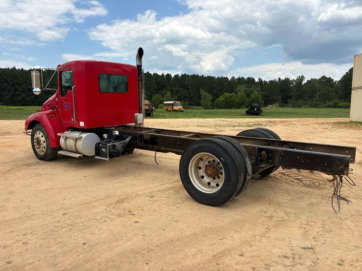 2008-kenworth-t300-image-2