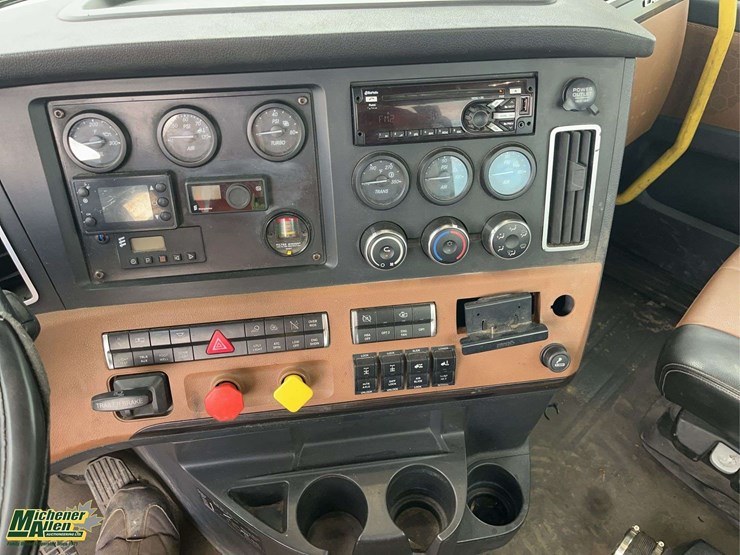 2018-freightliner-cascadia-t/a-day-cab-tractor-image-17