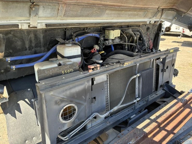 2001-workhorse-p42-image-8