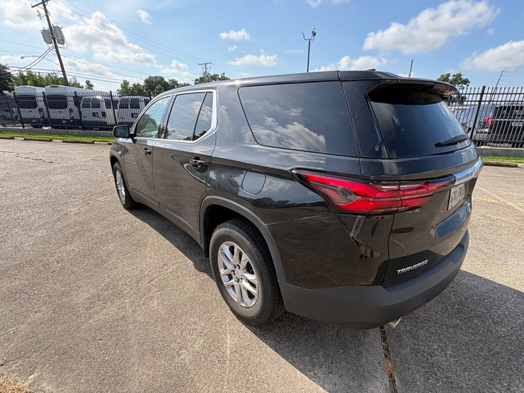 2022-chevrolet-traverse-image-15