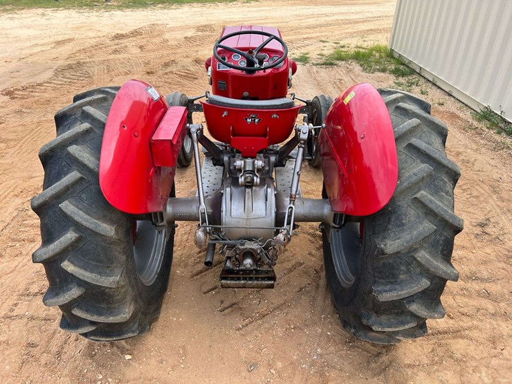 massey-ferguson-135-image-38