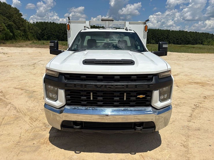 2021-chevrolet-3500hd-image-5