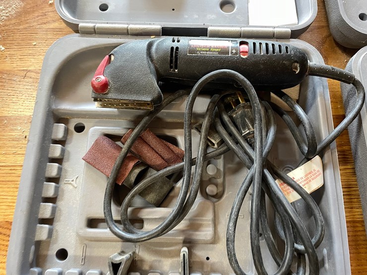 #10166-•-(2)-dremel-contour-sanders-image-5
