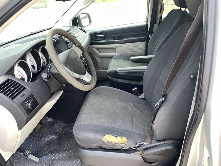 2009-dodge-caravan-image-10