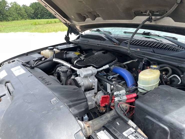 2002-chevrolet-silverado-2500-image-7