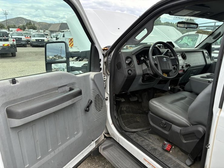 2013-ford-f450-image-13