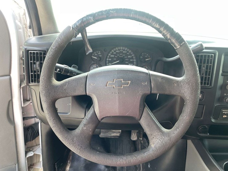 2005-chevrolet-express-3500-image-12