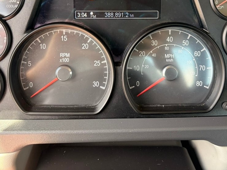 2020-peterbilt-579-image-20