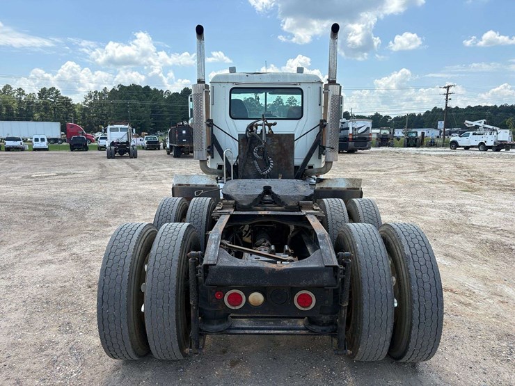 2005-mack-chn613-image-8