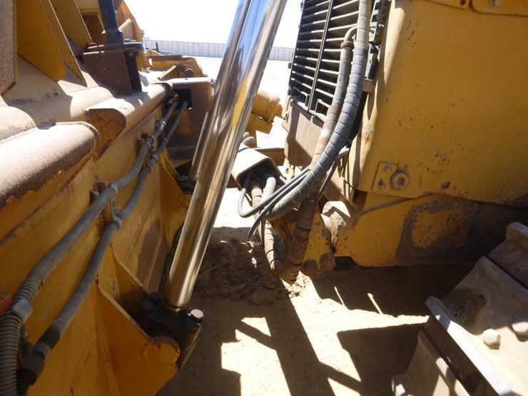 2012-caterpillar-d8t-image-27