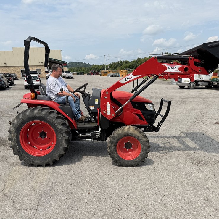 2020 Zetor M40SS w/ ZL 40 Loader