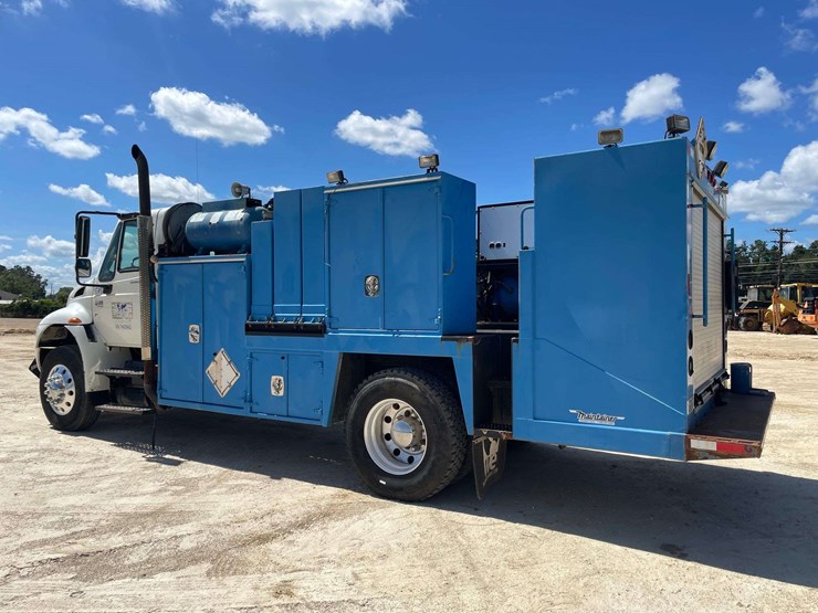 2006-international-durastar-4400-image-2