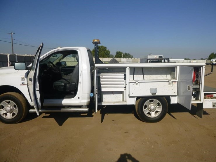 2016-dodge-3500-image-7