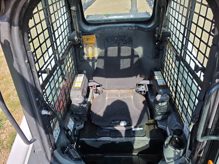 2020-bobcat-t770-image-16