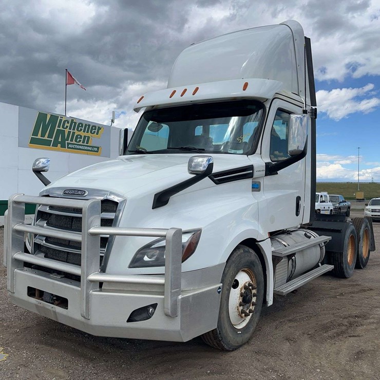 2018 Freightliner Cascadia T/A Day Cab Tractor
