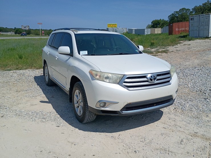 2012-toyota-highlander-image-12