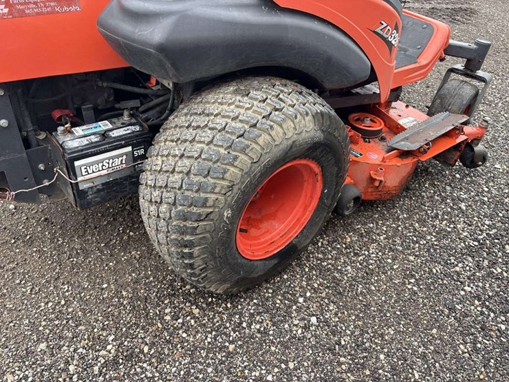 kubota-zd326-image-6