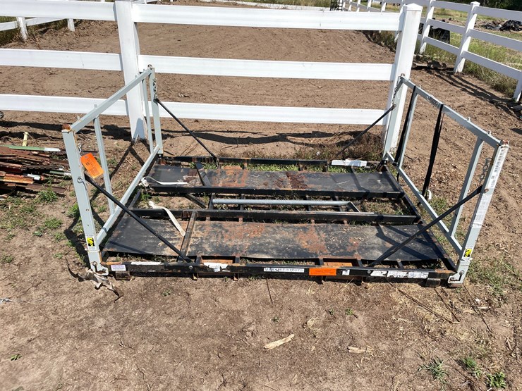 #7968-•-metal-shipping-frame-with-sides-and-fork-pockets-image-2