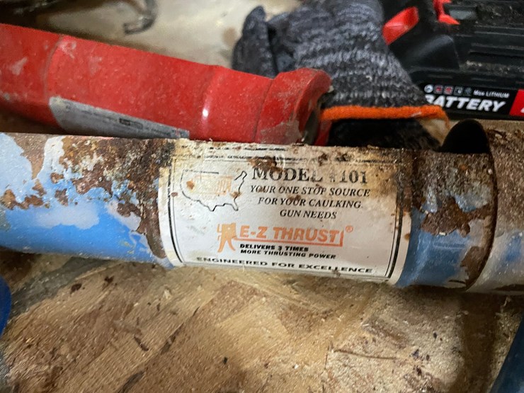 #10160-•-(7)-caulking-guns-image-4