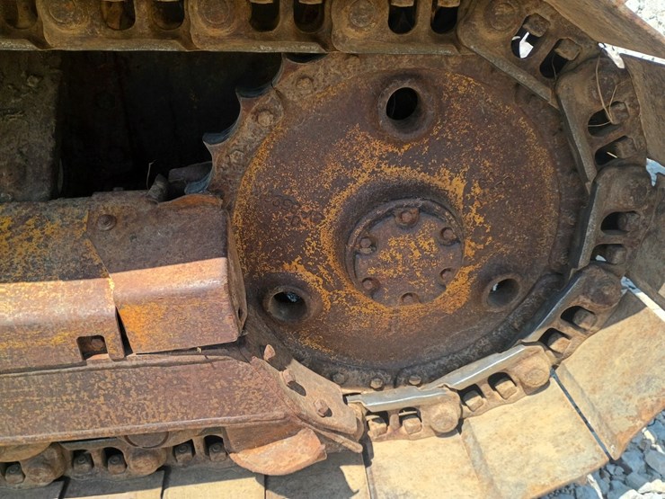 caterpillar-d4c-image-39