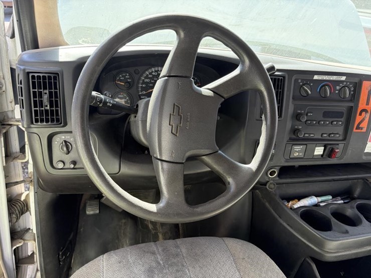 2006-chevrolet-express-g3500-image-29