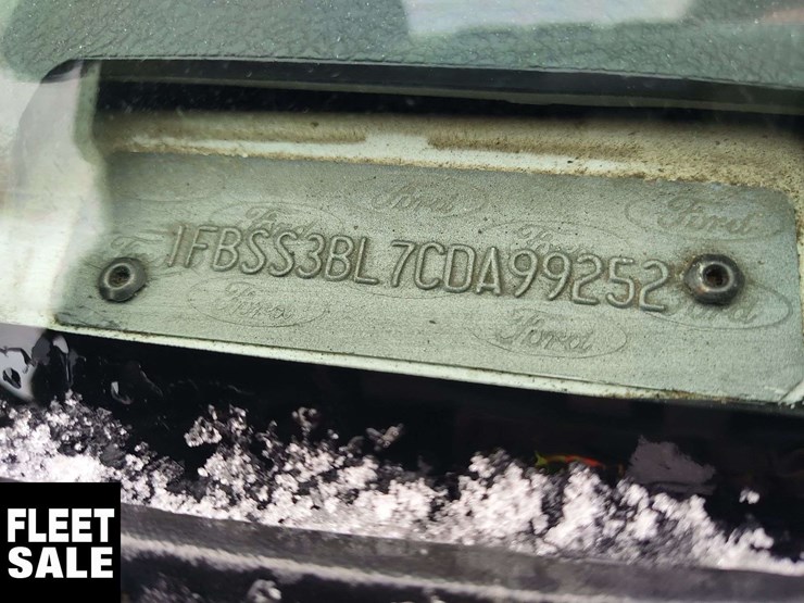 2012-ford-e-series-e-350-sd-xl-3dr-extended-passenger-van-image-32