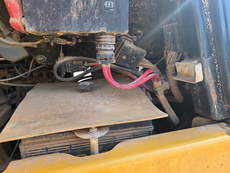 caterpillar-953d-image-82