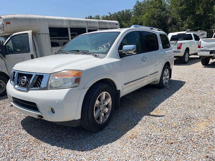 2011-nissan-armada-image-1