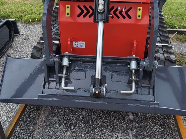 zjg-mini-skid-steer-loader-zj-380-(red)---15hp-image-2