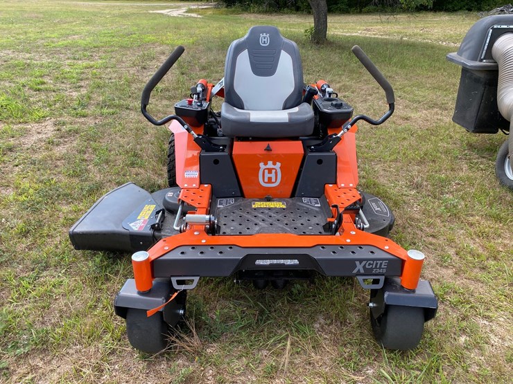 #7957-•-husqvarna-xcite-z345-zero-turn-lawn-mower-image-2