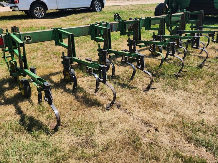 john-deere-825-image-4