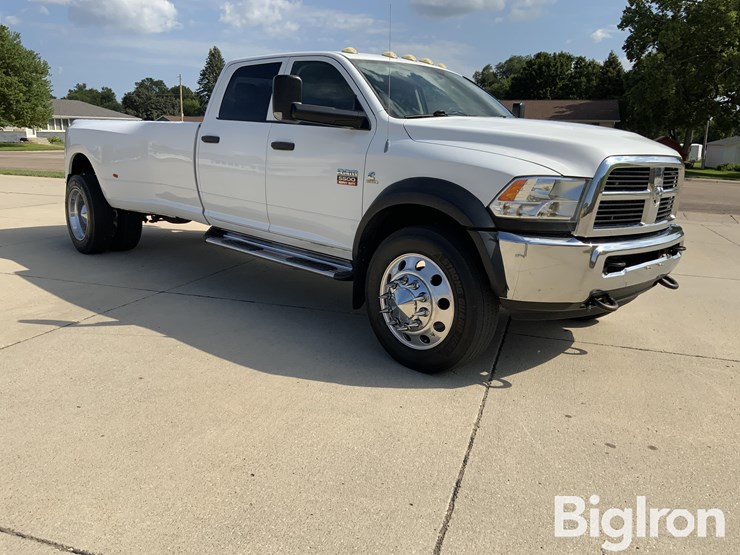 2012-dodge-ram-5500-image-3