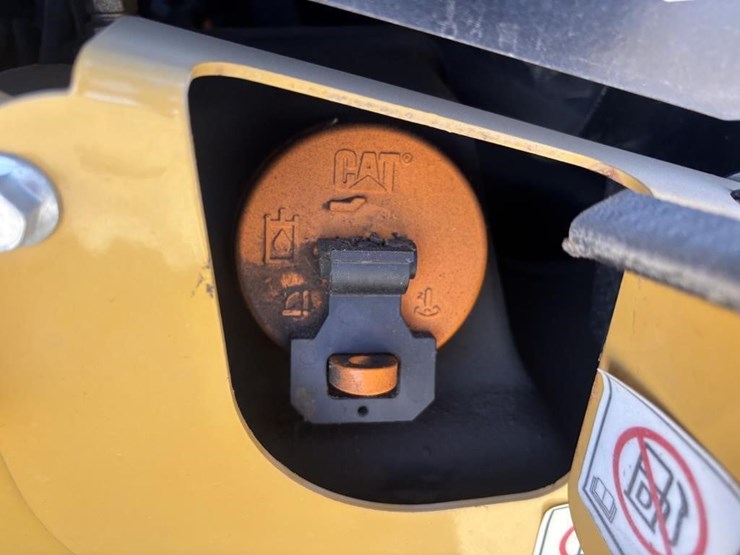 2019-caterpillar-272d2-image-36