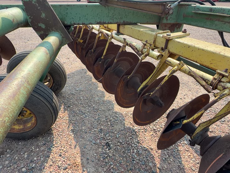 john-deere-340-image-28