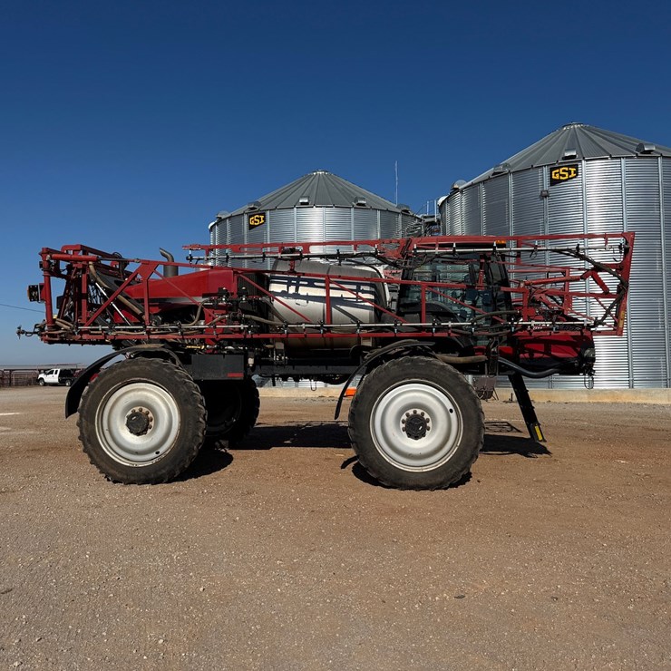 2014 CASE 3330