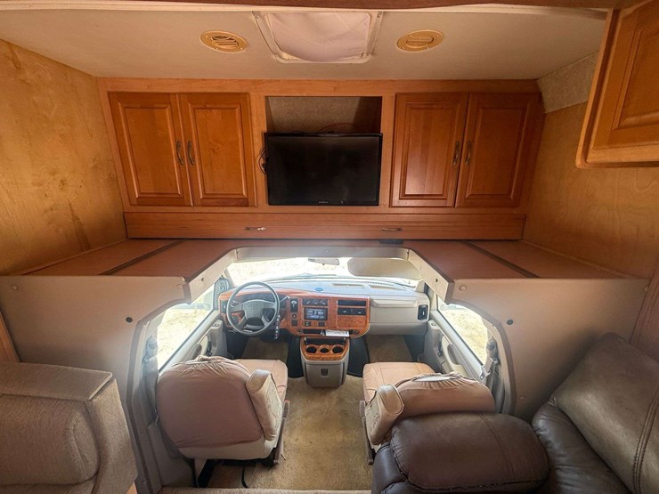 2007-chevrolet-express-"chateau"-(72,384-miles)-image-34