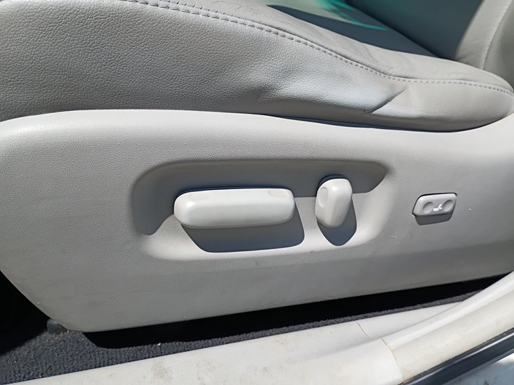 2012-toyota-highlander-image-25