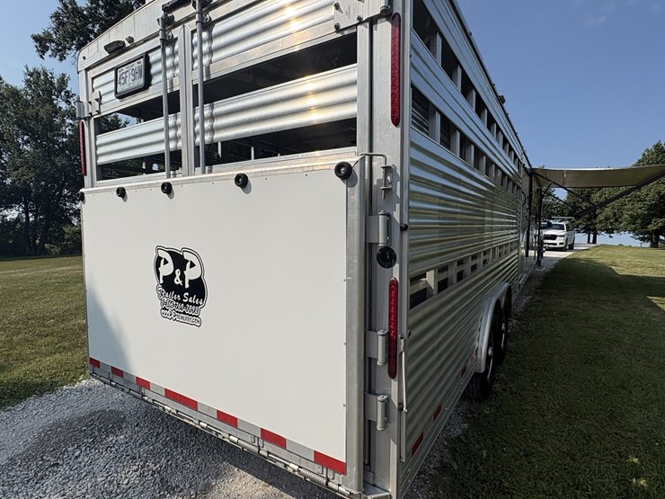 2018-bison-8011ldstlt-stock-combo-living-quarters-trailer-image-35