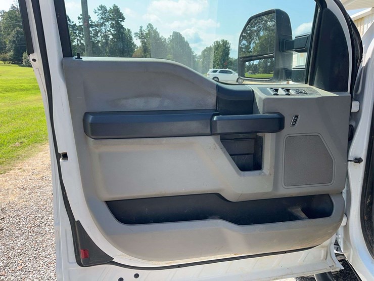 2019-ford-f350-image-25